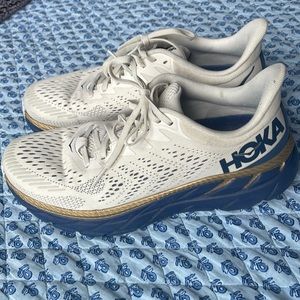 Mostly new Hoka Clifton 7 sneakers SIZE 10!